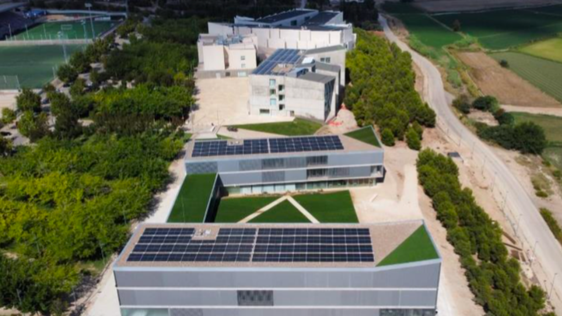 FINALISTA Mejor iniciativa de Edificación sostenible y/o saludable en Aragón: Aulario Universidad San Jorge de Idom