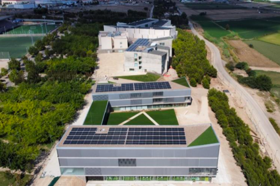 En este momento estás viendo FINALISTA Mejor iniciativa de Edificación sostenible y/o saludable en Aragón: Aulario Universidad San Jorge de Idom