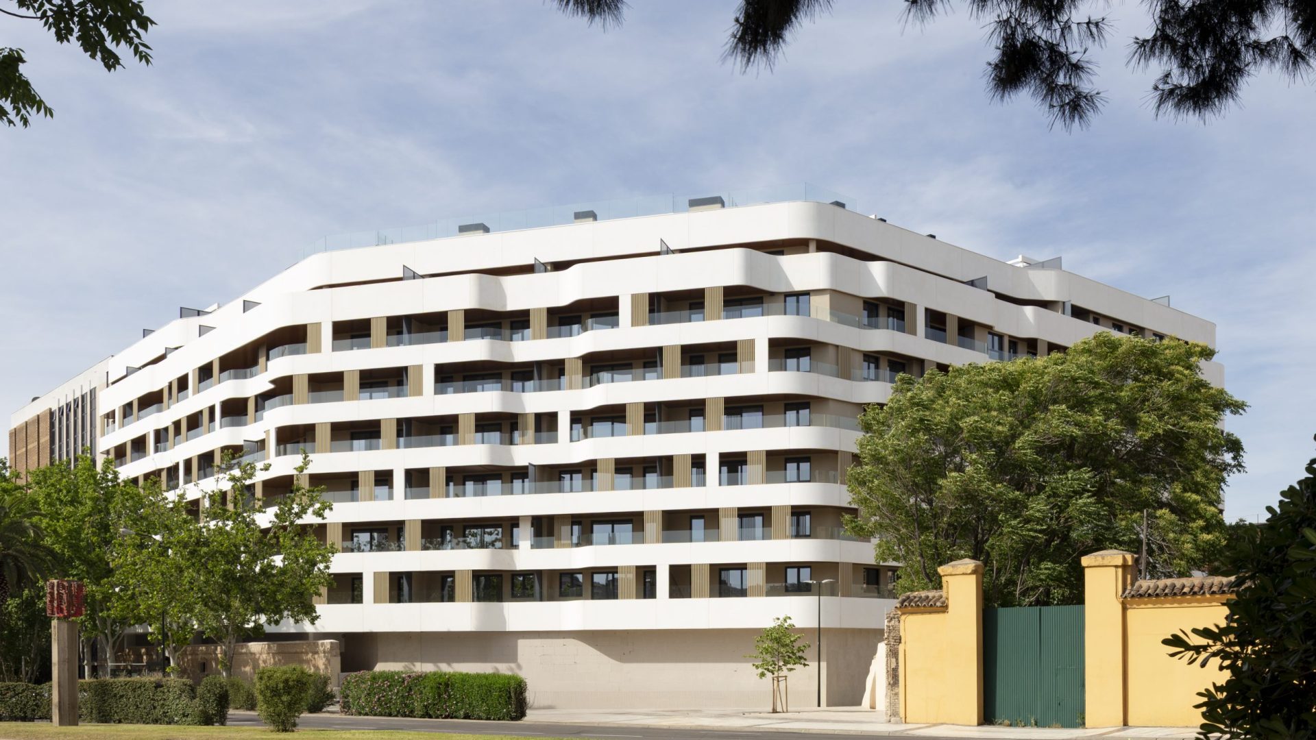 FINALISTA Mejor Dirección de Ejecución de la Obra: Dirección de Ejecución de la Obra: Edificio residencial “MA-40” en Paseo María Agustín de Zaragoza de Laura Castillo y Luis Miguel Soler