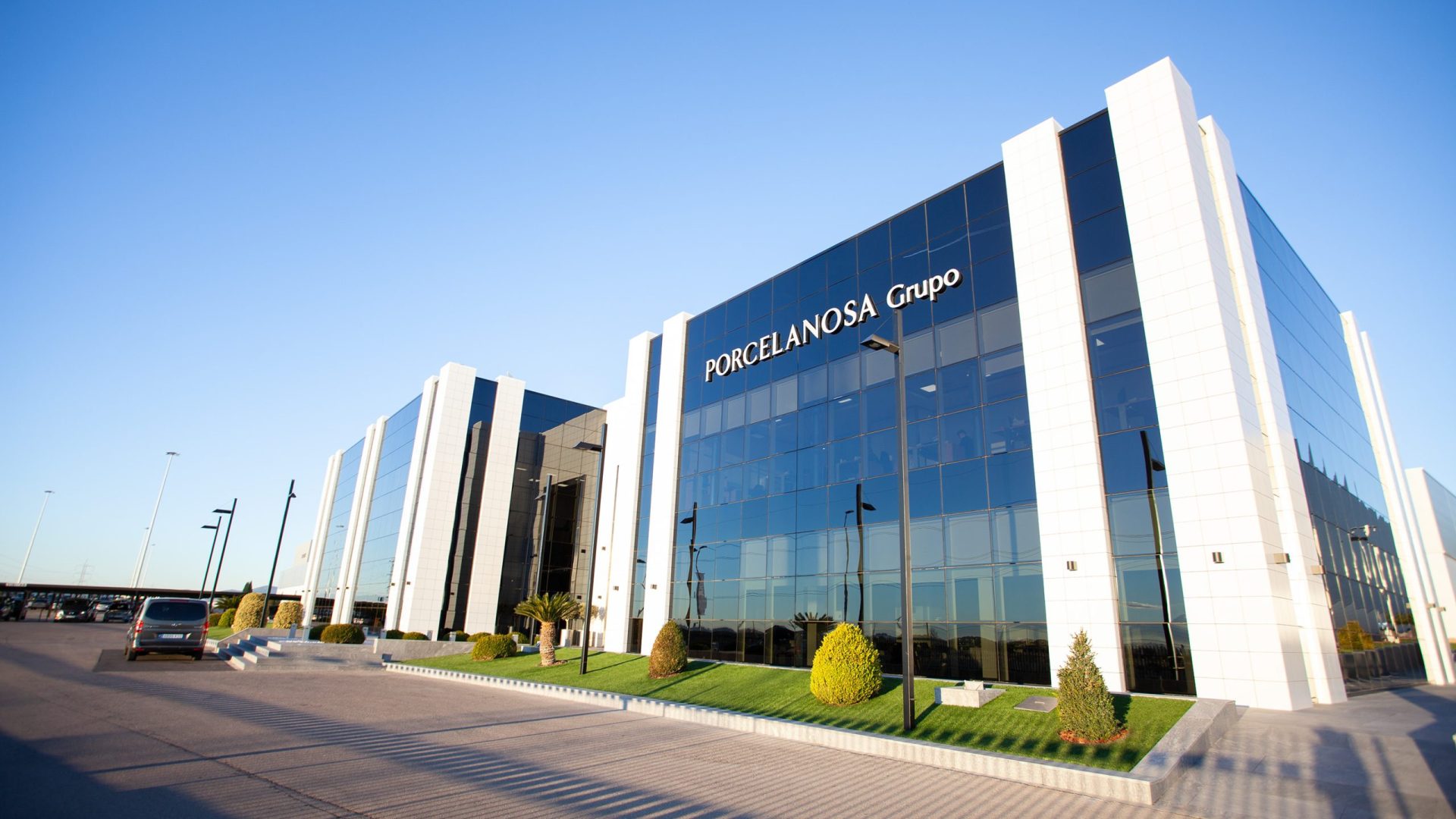 PORCELANOSA Grupo: PATROCINADOR IV Gala Aragonesa de la Edificación