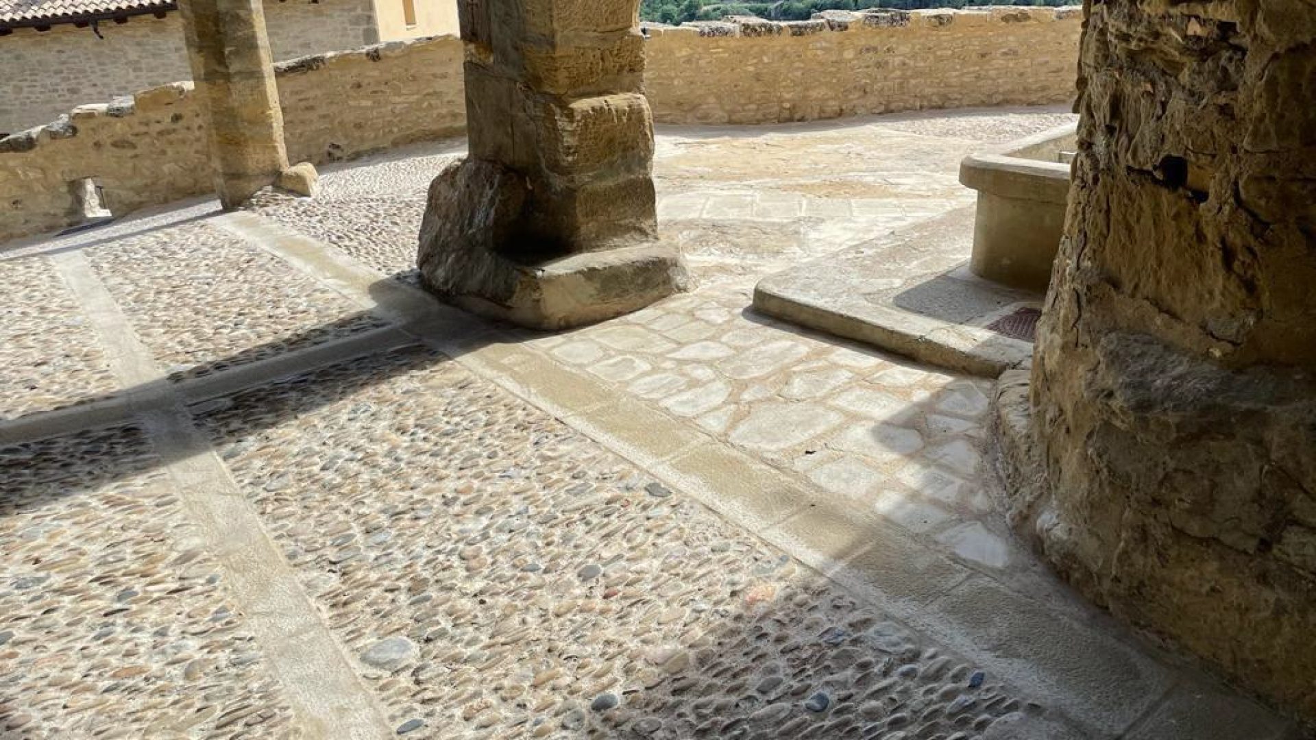 FINALISTA Mejor Dirección de Ejecución de la Obra: Dirección de Ejecución de la Obra: Restauración y acondicionamiento de espacios públicos en calle Trevedes/mirador el “Terrao” de El Frago de Alberto Domínguez Ayesa