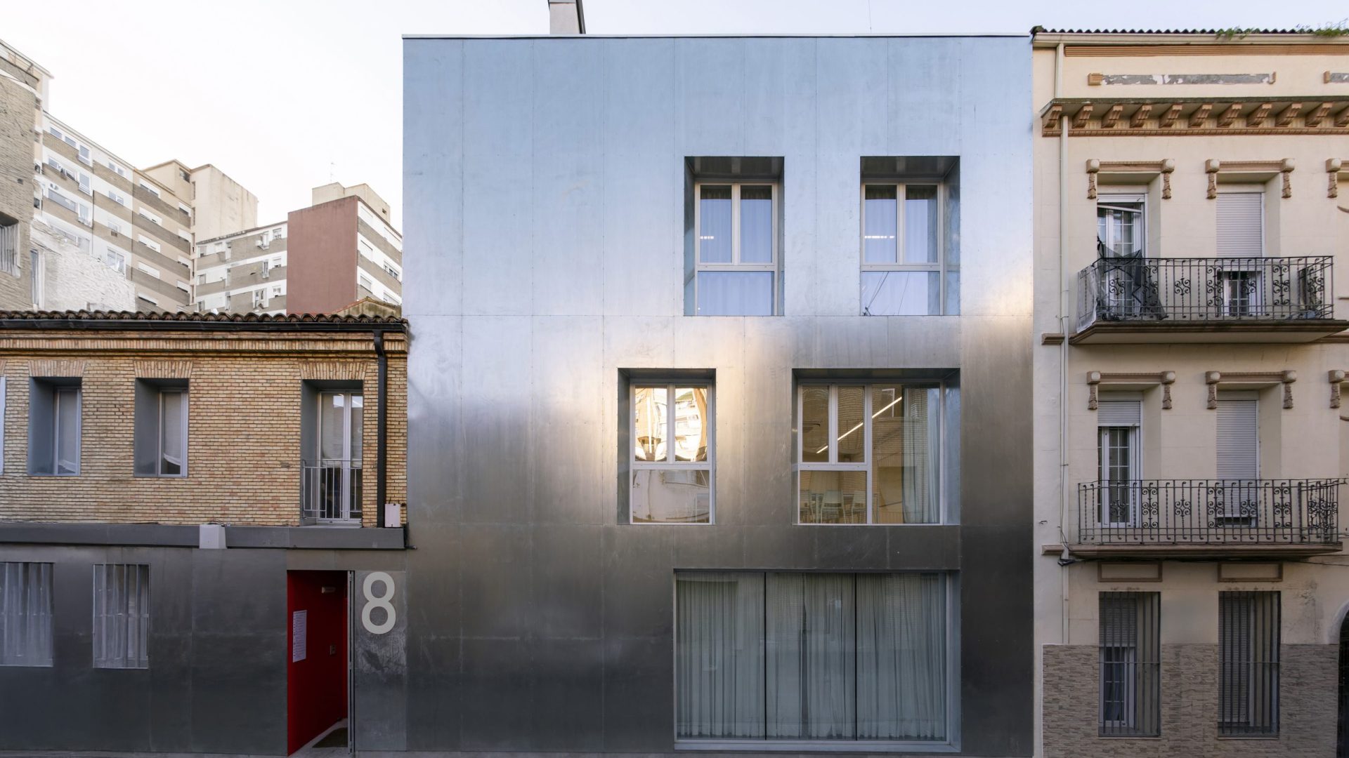 FINALISTA Mejor Proyecto Inmologístico, Industrial y/o Terciario de Edificación: Ampliación centro de formación Stanbrook de Ignacio Grávalos y Patrizia Dimonte