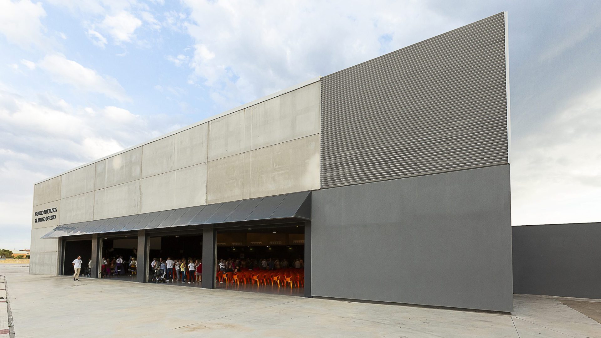 FINALISTA Mejor Iniciativa Pública en Edificación: CEMUBE Equipamiento Cultural Multiusos en El Burgo de Ebro de Salas Arquitectura + Diseño