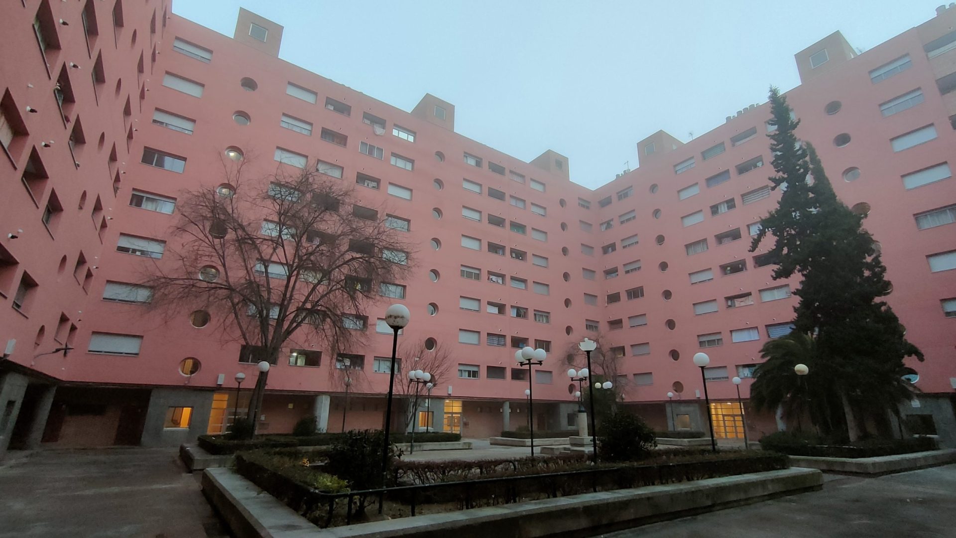 FINALISTA Mejor Actuación de Reforma, Rehabilitación o Restauración Edificatoria: Mejora de la Envolvente en Edificio calle Emmeline de Pankhurst 8-46 Zaragoza de Sociedad Municipal Zaragoza Vivienda