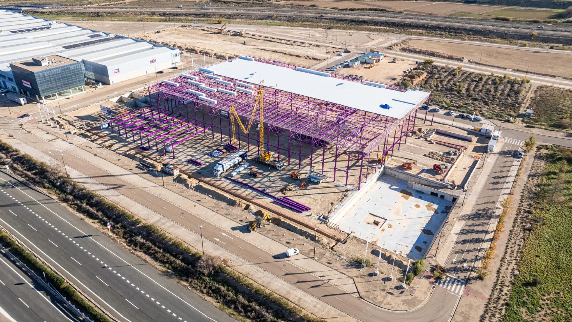 FINALISTA Mejor Proyecto de Innovación y/o Sistema de Construcción Industrializada del Sector de la Construcción: Novatia Puerta Norte, centro logístico Passivhaus de distribución de Ergo Synergys.