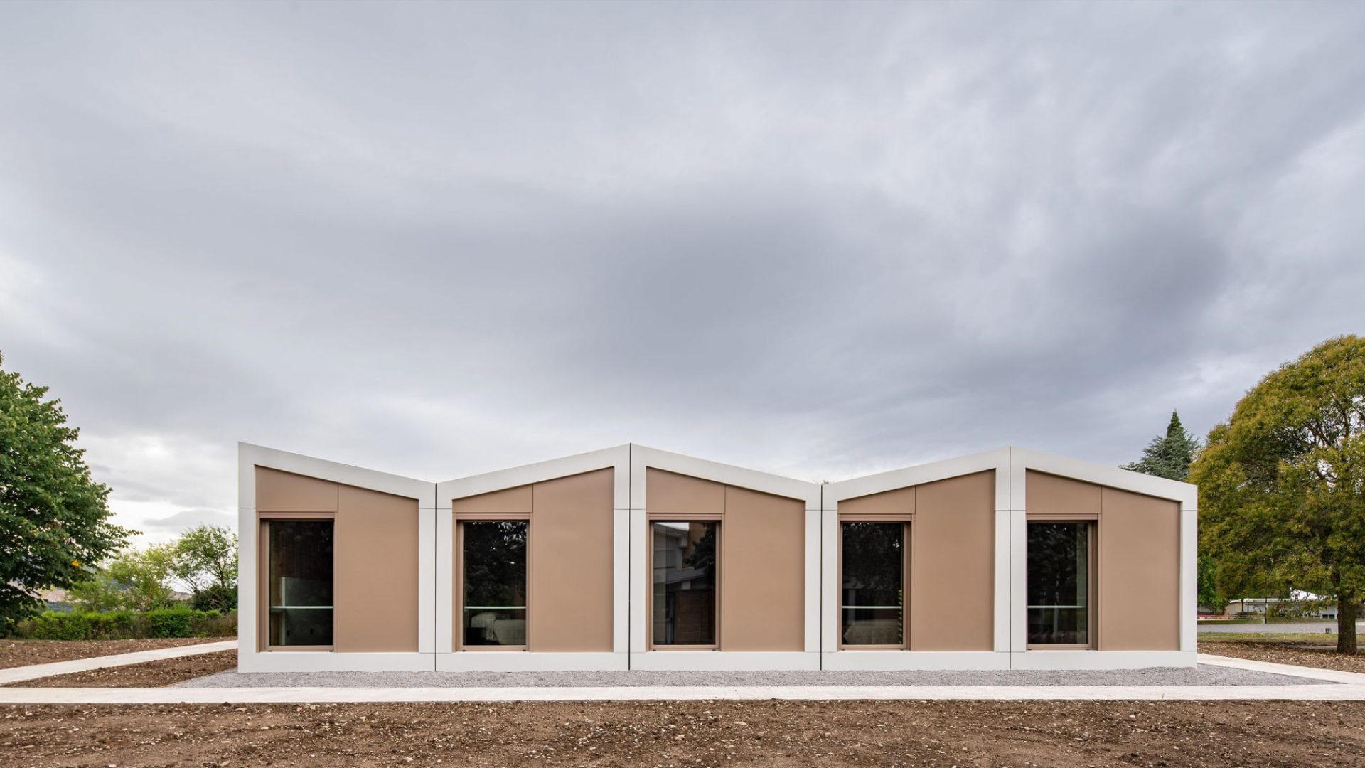 FINALISTA Mejor Iniciativa de Edificación Sostenible y/o Saludable: Centro de Educación Especial Isterria en Navarra de Metro 7 edificación singular y construcción sostenible y BYE Arquitectos