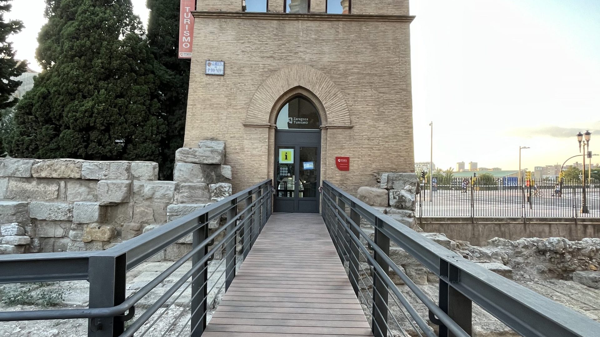 FINALISTA Mejor Iniciativa Pública en Edificación: Mejora de acceso a la torre de la Zuda de Zaragoza de Ayuntamiento de Zaragoza y VISENDUM® · Madera Tecnológica®